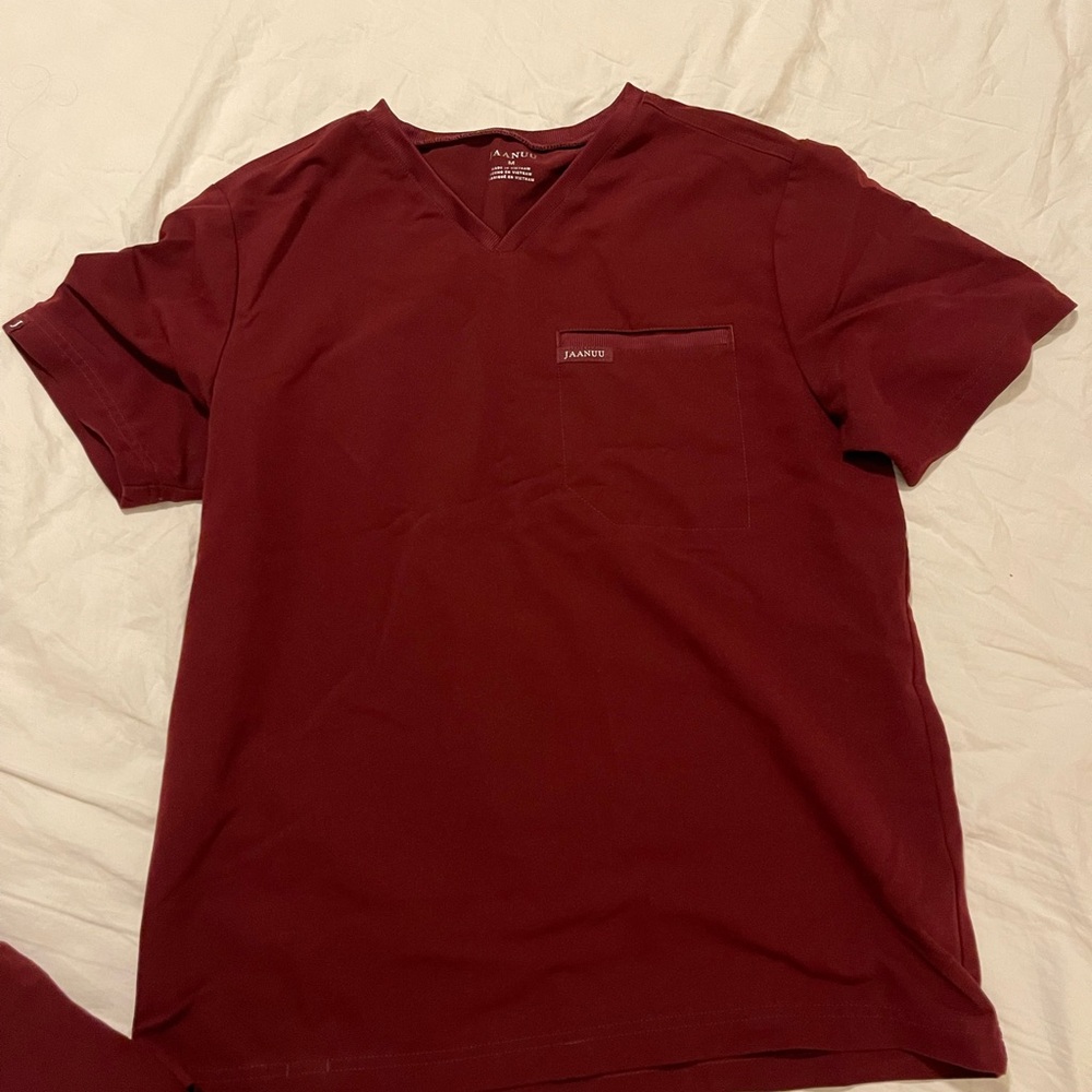 Jaanu Maroon Scrubs Set